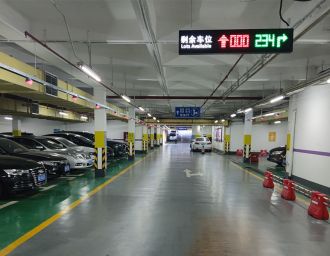 深圳某五星級酒店一體式超聲波車位引導系統